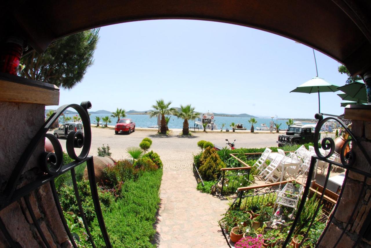 Aliye Hanim Hotel Айвалык Экстерьер фото