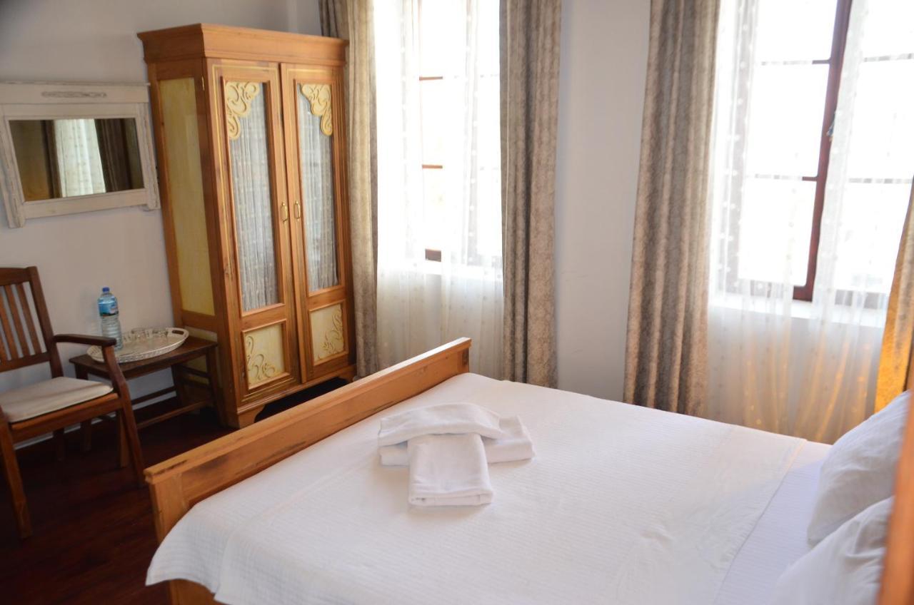Aliye Hanim Hotel Айвалык Экстерьер фото