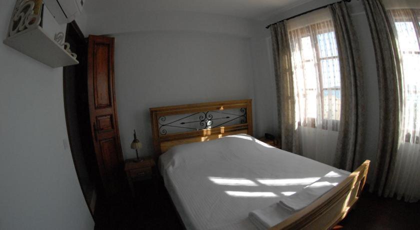 Aliye Hanim Hotel Айвалык Экстерьер фото