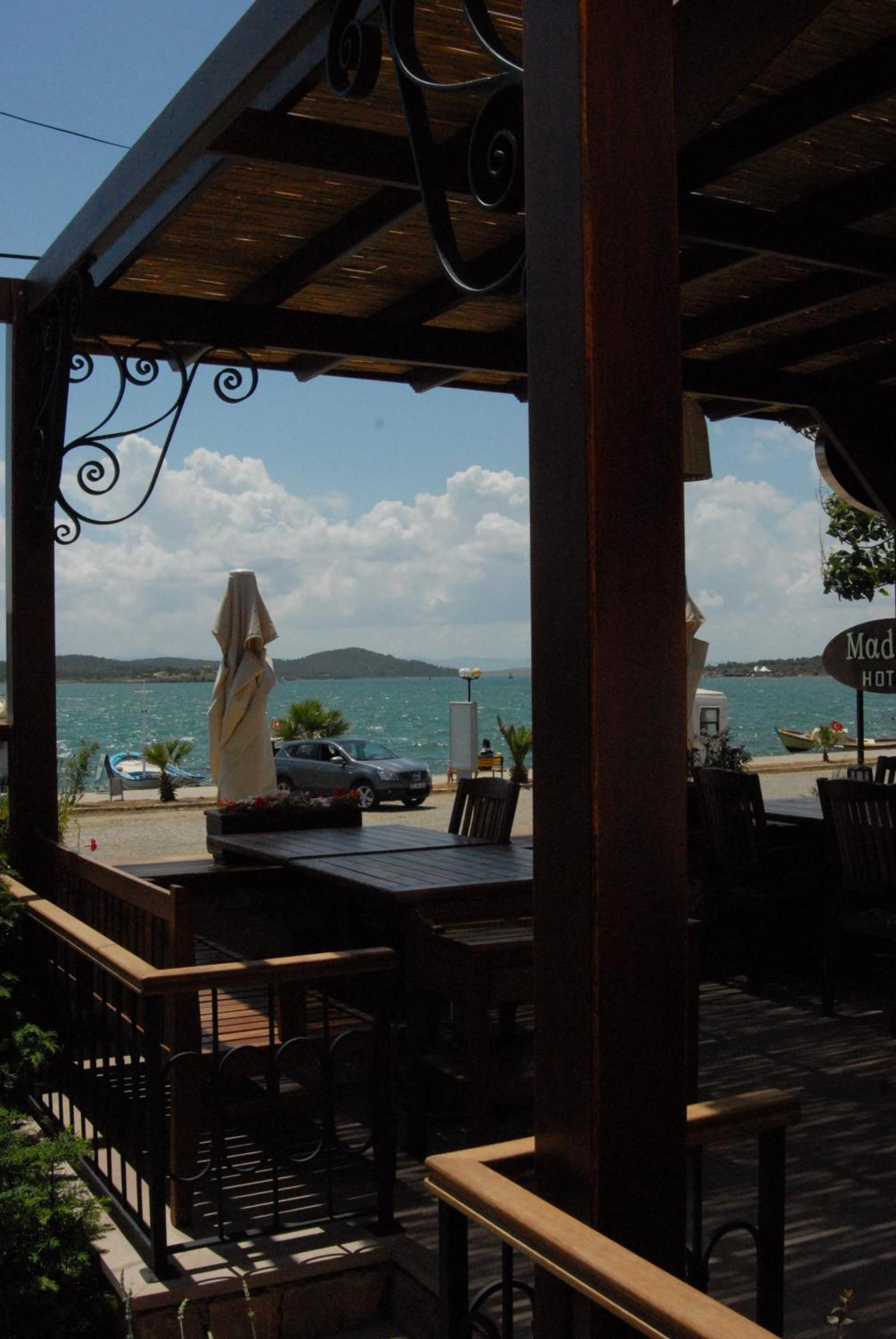Aliye Hanim Hotel Айвалык Экстерьер фото
