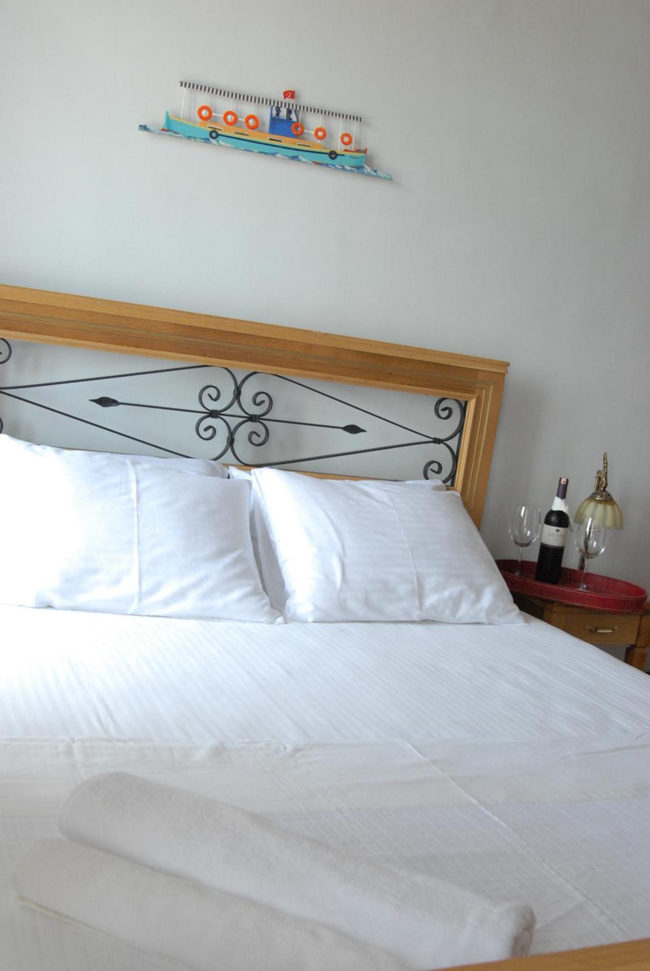 Aliye Hanim Hotel Айвалык Экстерьер фото